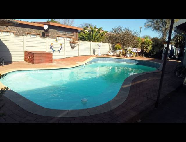 3 BEDROOM HOUSE FOR SALE IN VANDERBIJLPARK SE 6